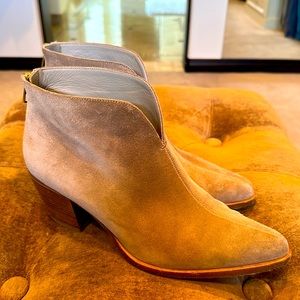 Vince bootie size 9